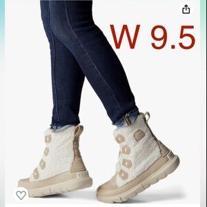 Sorel Women's Lace Up Boots in Cream and Tan